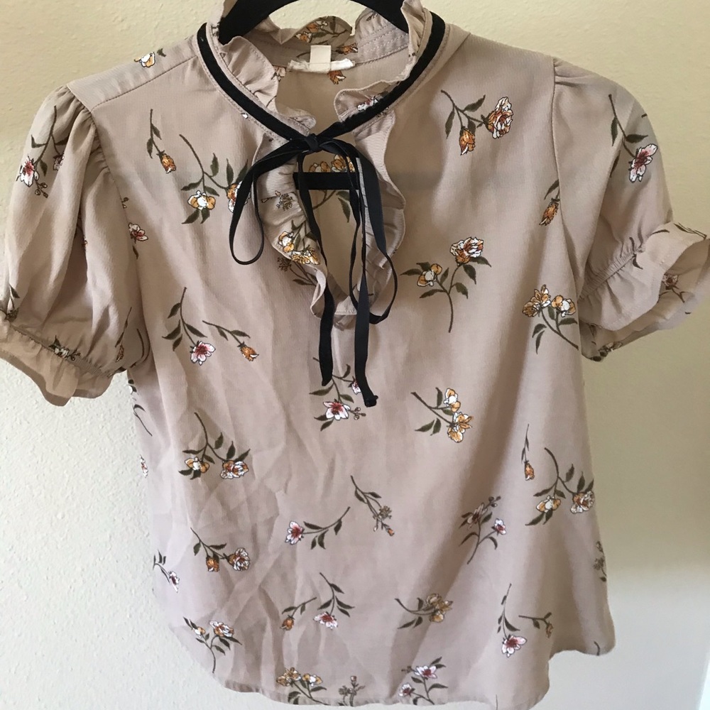 Floral print tie blouse